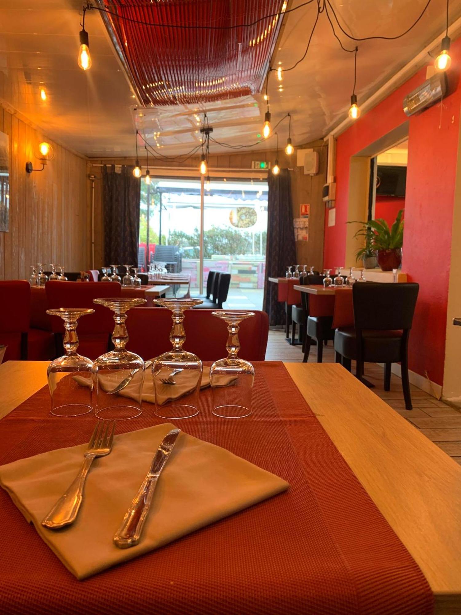 Au Petit Bonheur Hotel La Tranche-sur-Mer Eksteriør billede