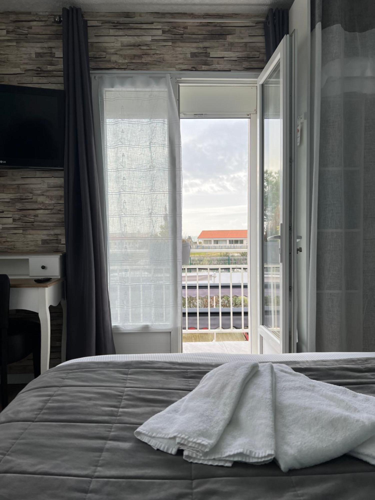 Au Petit Bonheur Hotel La Tranche-sur-Mer Eksteriør billede