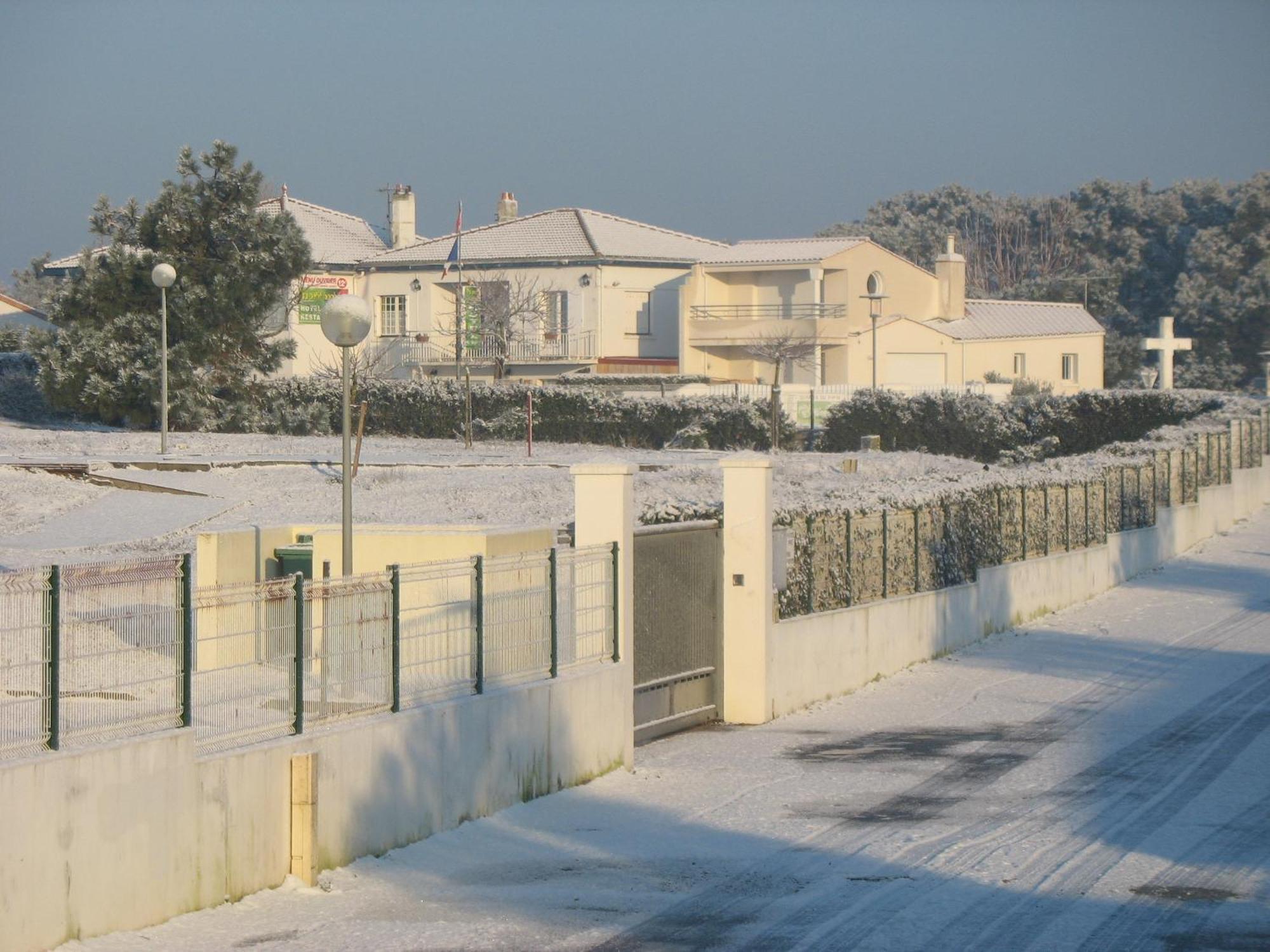 Au Petit Bonheur Hotel La Tranche-sur-Mer Eksteriør billede
