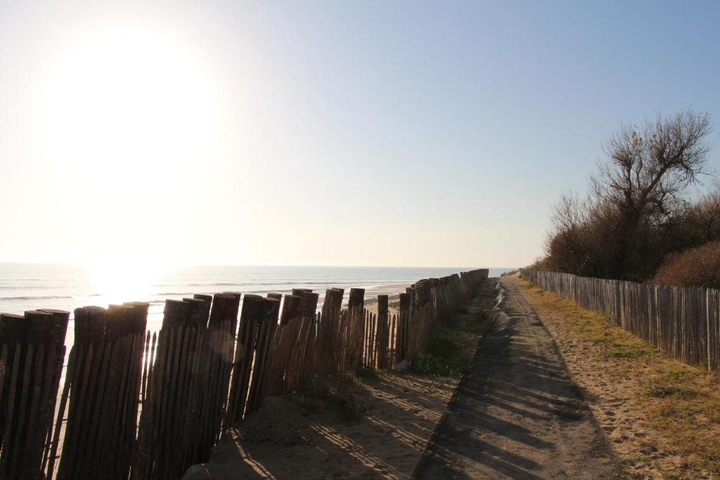 Au Petit Bonheur Hotel La Tranche-sur-Mer Eksteriør billede